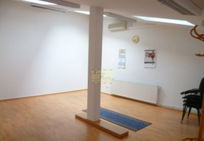 Pest megye Vác C kategóriás irodaházban iroda kiadó