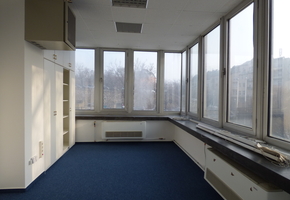 Budapest II. kerület Rózsadomb Rómer Flóris utca B kategóriás irodaház iroda kiadó