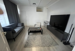 Budapest VI. kerület Bajza utca önálló 85nm-es iroda vagy bemutató terem céljára alkalmas épület kiadó