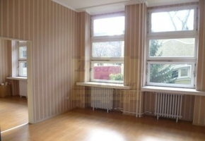 Budapest VII. kerület Városligeti fasor B kategóriás irodaházban iroda kiadó