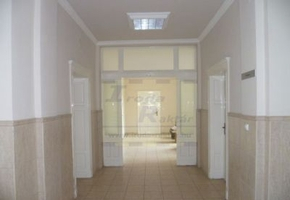 Budapest X. kerület Újhegyi út B kategóriás irodaházban iroda kiadó