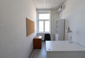 Budapest VIII. kerület Tisztviselő telep, nagyvárad térhez közel, loft jellegű ipari épületben 360nm-es felújított iroda terület kiadó