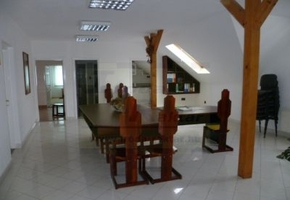 Pest megye Gyál C kategóriás irodaházban iroda kiadó