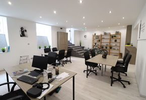 Budapest VI. kerület Székely Bertalan utcában 149nm-es utcai bejáratos irodahelyiség eladó