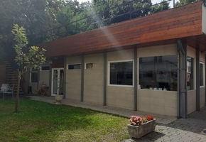 Budapest VI. kerület Bajza utca önálló 85nm-es iroda vagy bemutató terem céljára alkalmas épület kiadó