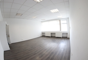 Budapest XXI. kerület Csepel Művek B kategóriás felújított irodaház iroda kiadó