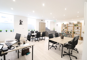 Budapest VI. kerület Székely Bertalan utcában 149nm-es utcai bejáratos irodahelyiség eladó