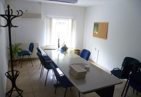 Pest megye Vác C kategóriás irodaházban iroda kiadó