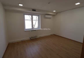 Budapest XIV. kerület Tatai út B kategóriás irodaépületben irodablokkok kiadók