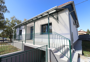 Pest vármegye Szigetszentmiklós  121nm-es légkondicionált önálló irodaépület, 121nm alagsori raktárhelyiséggel kiadó