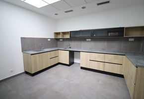 Budapest III. kerület Óbuda kétszintes 886nm-es irodaépület 1279nm-es telken eladó