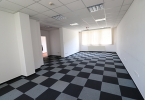 Budapest XIII. kerület, önálló épület, földszinti 130nm-es ügyfélszolgálati terület, 169nm emeleti iroda kiadó