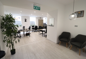 Budapest VI. kerület Székely Bertalan utcában 149nm-es utcai bejáratos irodahelyiség eladó