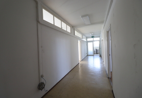 Budapest XV. kerület Késmárk utca iparterületen 196nm-es cellás, emeleti irodaterület kiadó